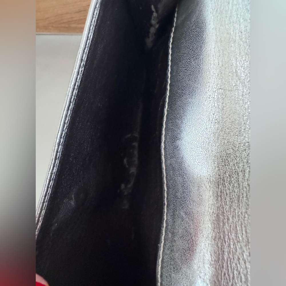Gucci Silver Continental Wallet. - Picture 7 of 9